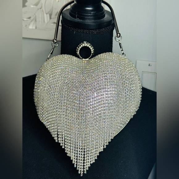 Elegant Silver & Crystal Heart-Shaped Evening Bag - Picture 3 of 5